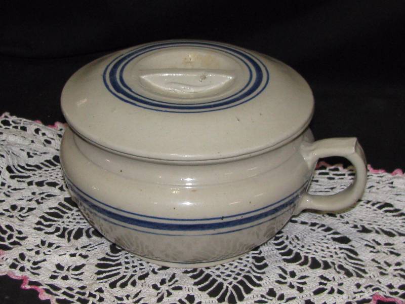 Red Wing Crock Stoneware Chamber Pott wLid