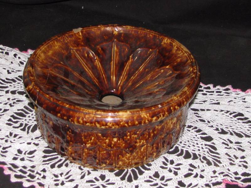Brown Spongeware Spittoon