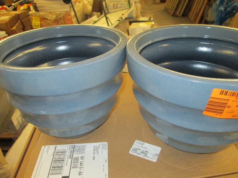 2 plastic 12 planters ...