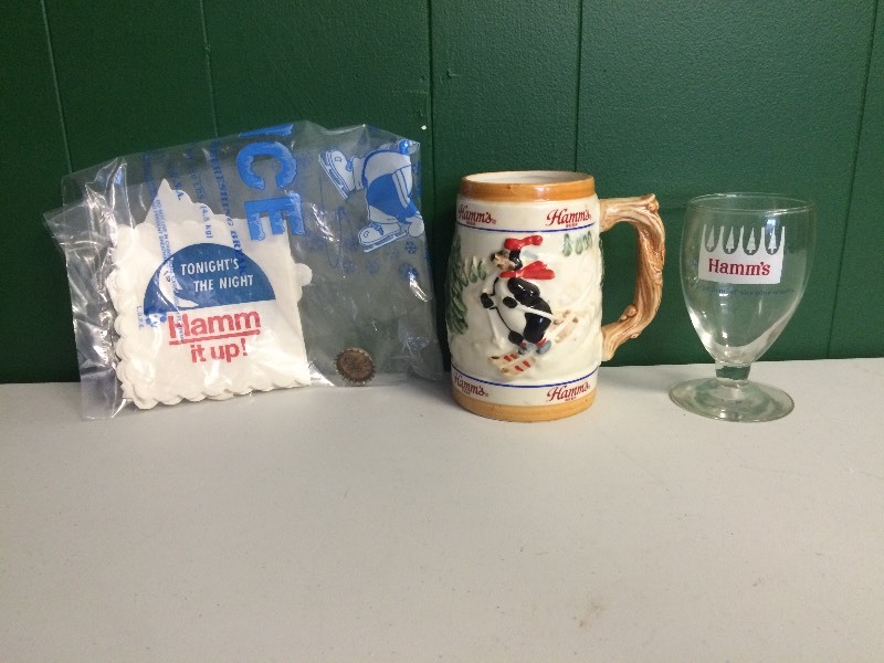 lot 45 image: HAMMS STEIN GLASS & NAPKINS