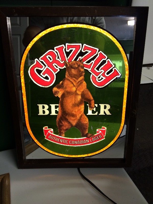 lot 56 image: GRIZZLEY BEAR BEER LAGER LIGHTED SIGN