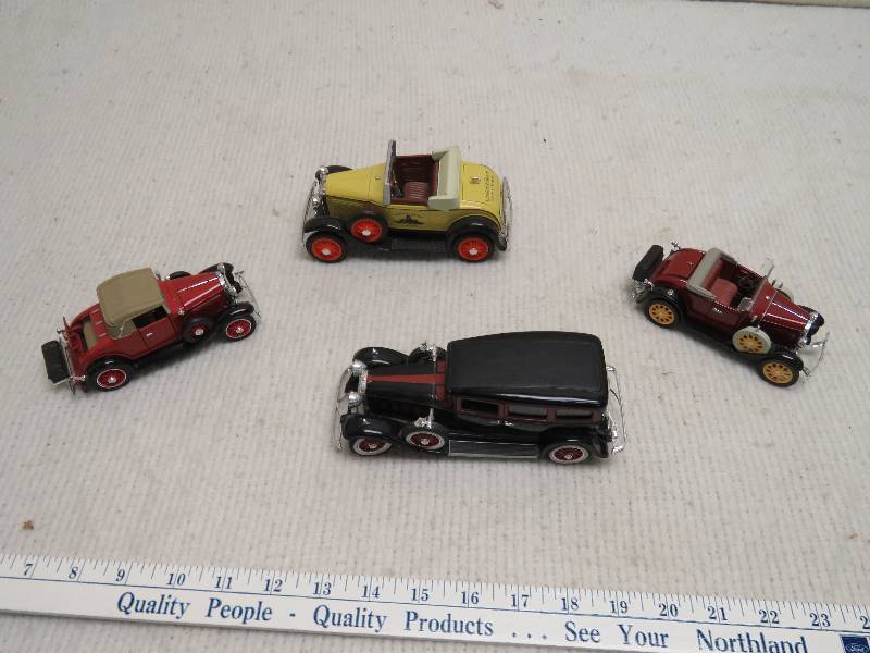 lot 3 image: Collectible Vintage Cars