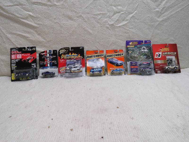 lot 10 image: Collectible Cars