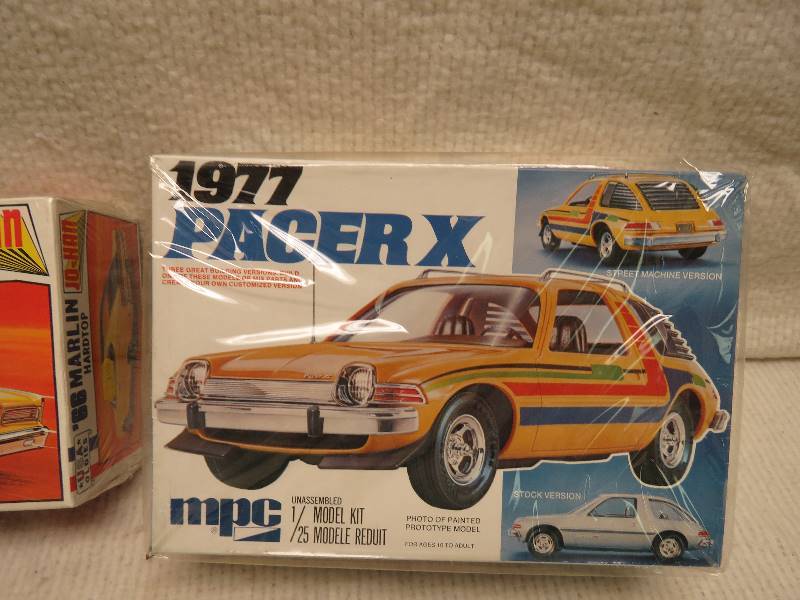 lot 16 image: Vintage Model Kits