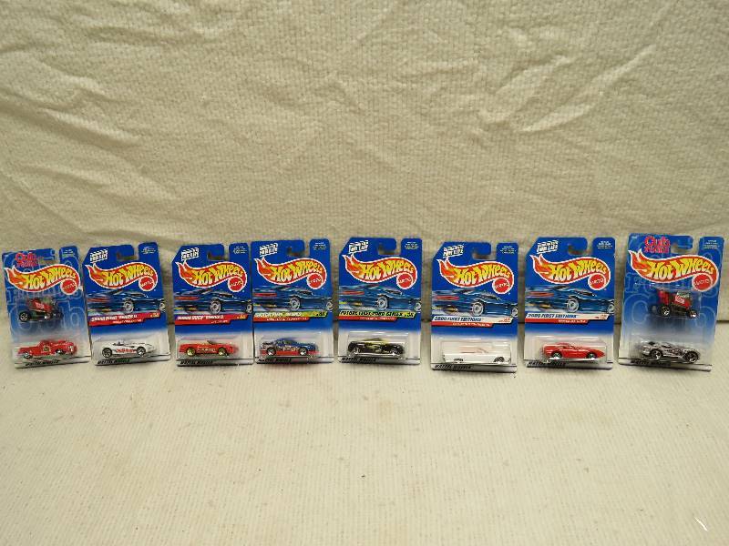 lot 19 image: HotWheels Collectibles