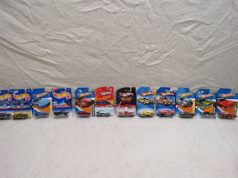lot 21 image: HotWheels Collectibles