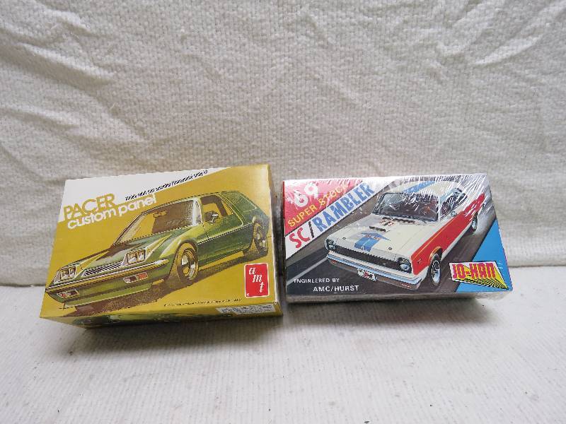lot 23 image: Vintage Model Kits