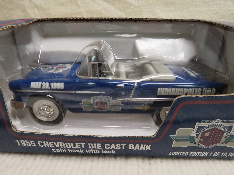 lot 34 image: Collectible Die Cast Bank