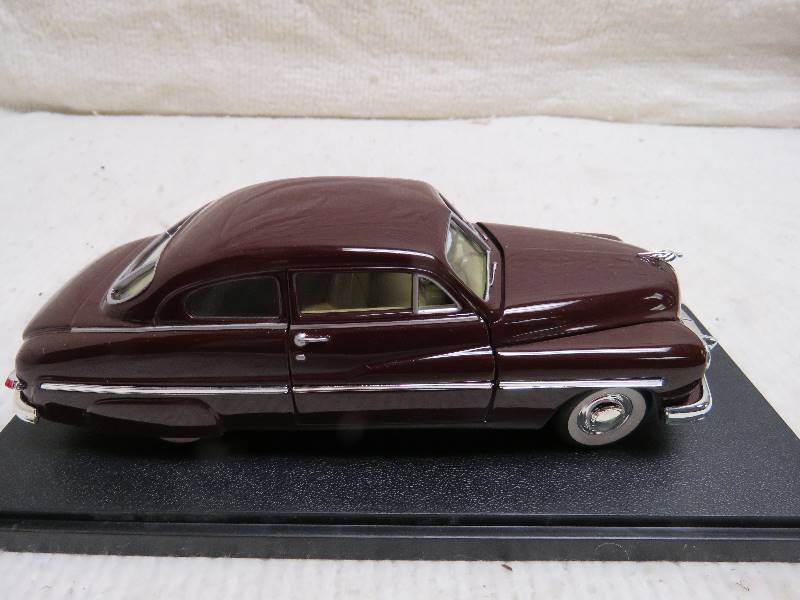 lot 62 image: Collectible Mercury