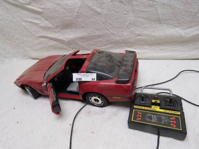 lot 64 image: Collectible Radio Conrolled Corvette