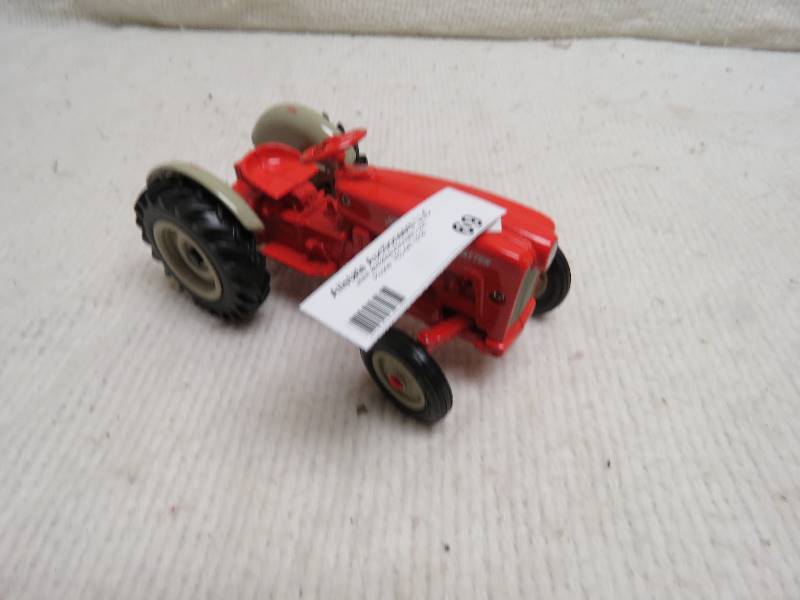 lot 69 image: Collectible Ford Tractor