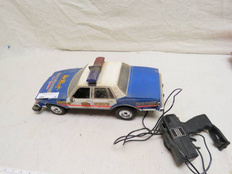 lot 76 image: Collectible Radio Controlled State Patrol