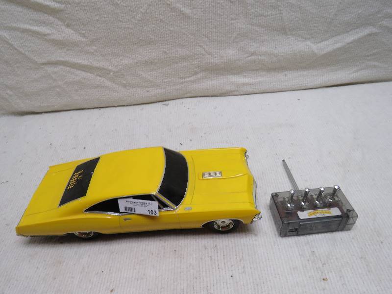 lot 103 image: Collectible Remote Controlled Impala
