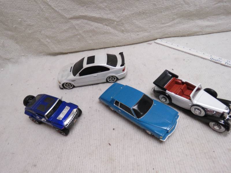 lot 112 image: Collectible Cars