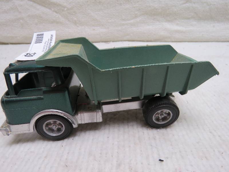 lot 120 image: Vintage Dump Truck