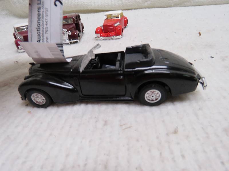 lot 132 image: Collectible Vintage cars
