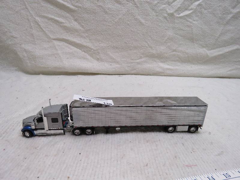 lot 136 image: Collectible Semi and Trailer