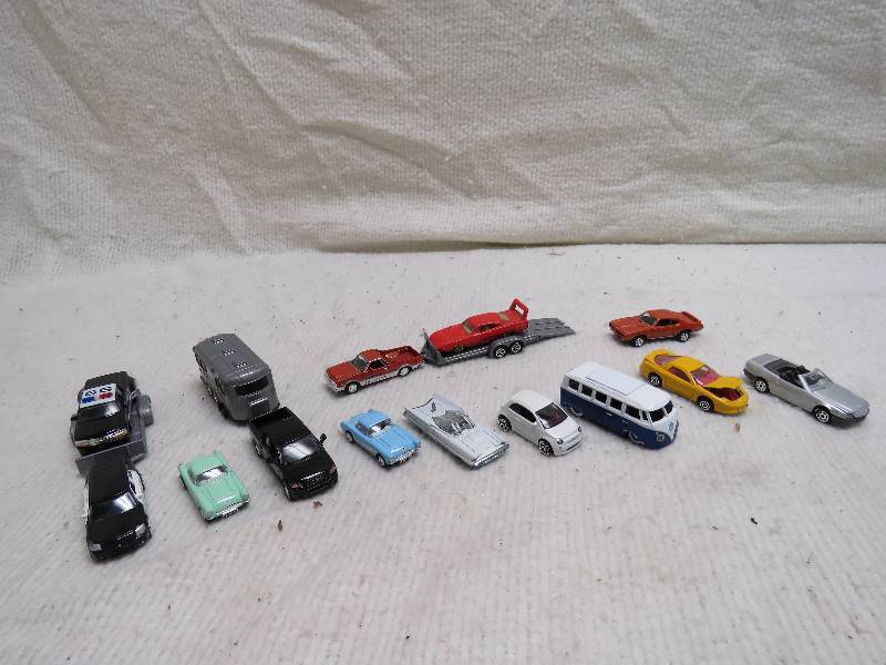 lot 140 image: Collectible cars and trucks