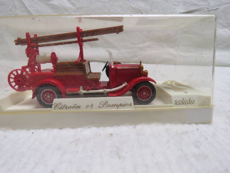 lot 145 image: Antique Firetruck