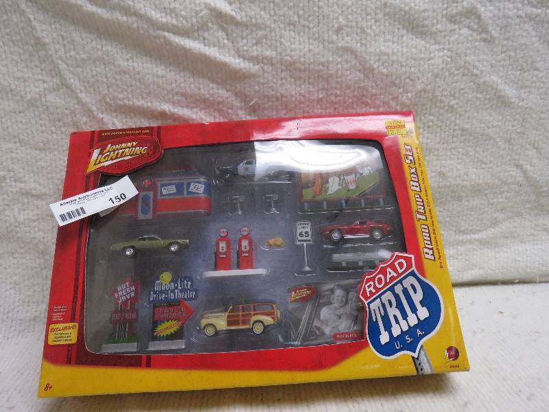 lot 150 image: Johnny Lightning Collectibles