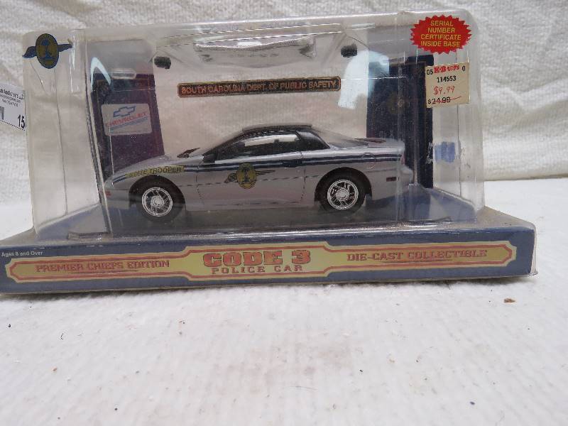 lot 153 image: Collectible Police Car