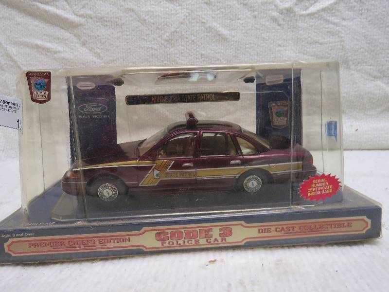 lot 152 image: Collectible State Patrol Car
