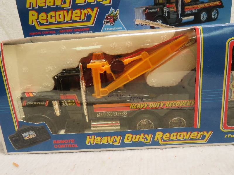 Remote Control Tow Truck Dennis Erickson Collectible Toys Auction 3