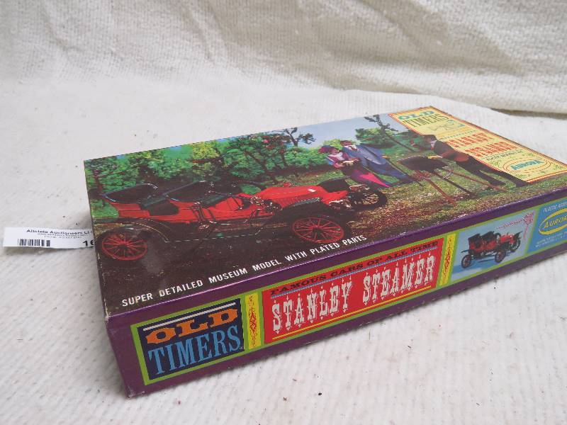 lot 169 image: Vintage Model Kit