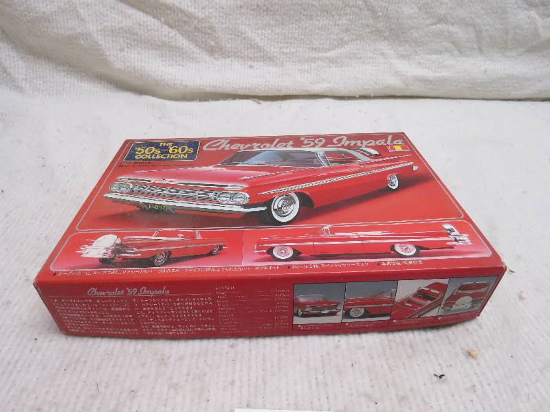 lot 173 image: Collectible Model kit