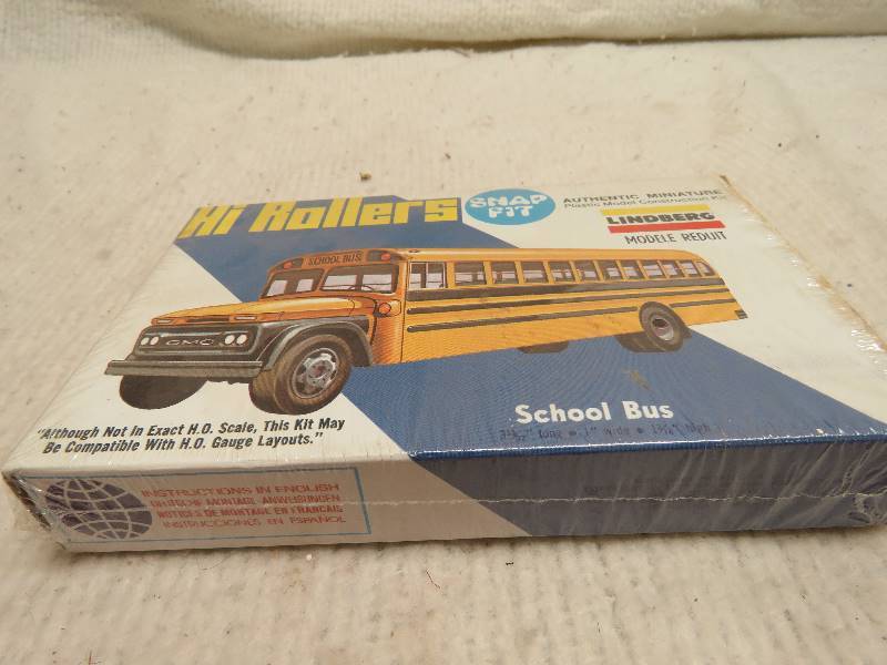 lot 174 image: Collectible Model kit