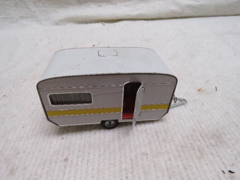 lot 183 image: Vintage Camper