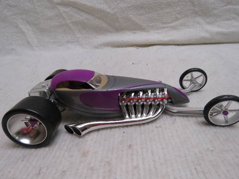 lot 185 image: HotWheels Collectibles