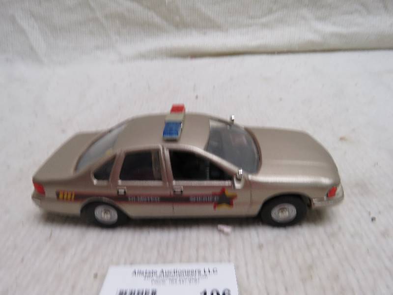lot 196 image: Collectible Sheriffs Car
