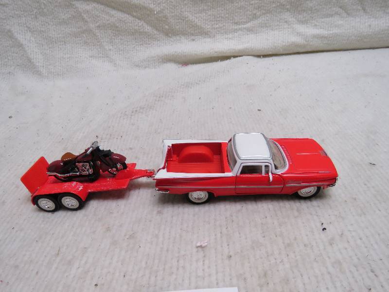 lot 197 image: Collectible Tootsietoy