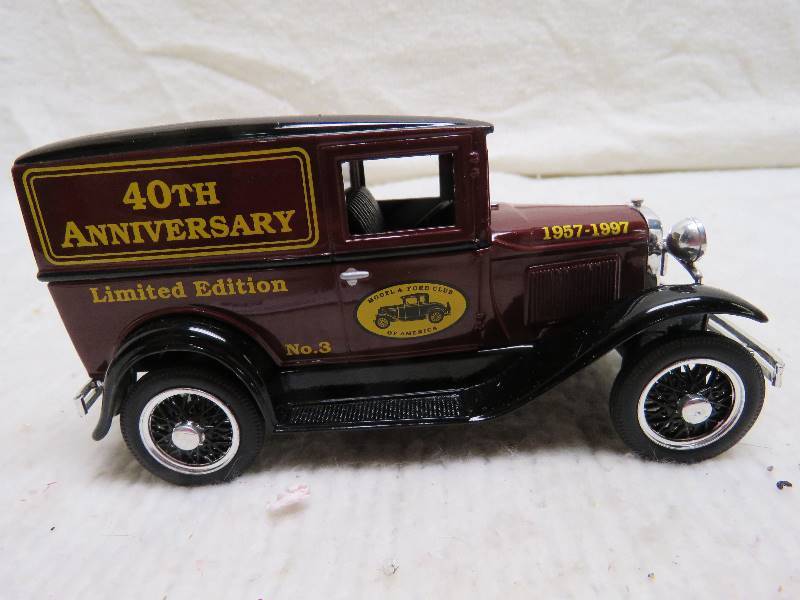 lot 198 image: Liberty Classics Collectible Car Bank