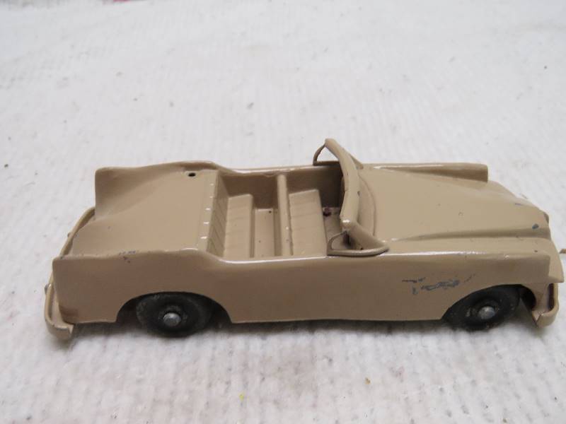 lot 205 image: Vintage collectible car