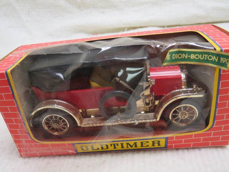 lot 208 image: Breiter Collectible