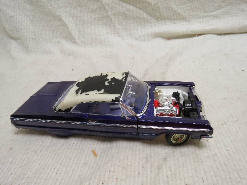 lot 211 image: Ertl Collectible Car