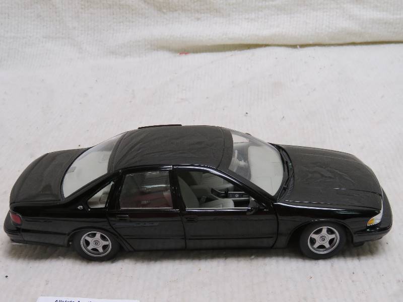lot 214 image: Collectible Car