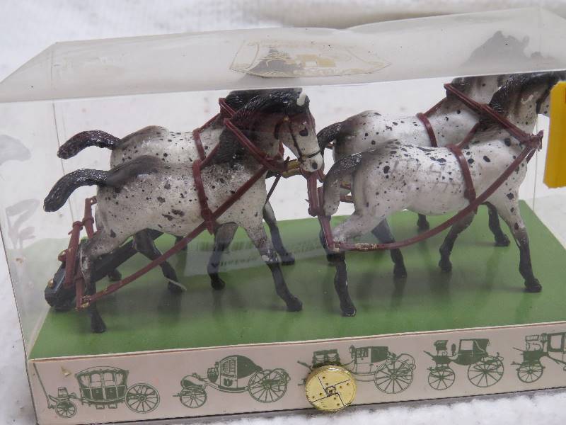 lot 221 image: Collectible Brumm