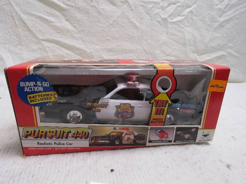 lot 231 image: Collectible Police Car