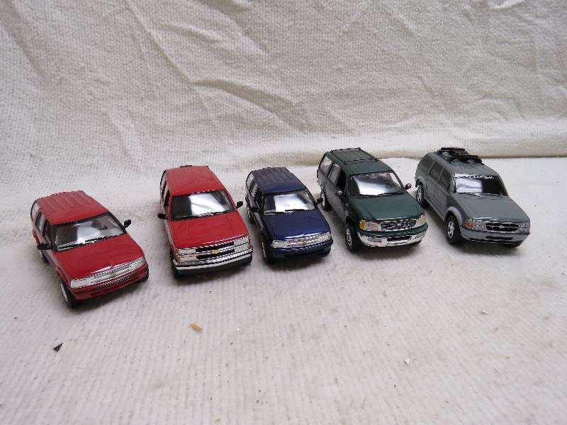 lot 233 image: Collectible Cars
