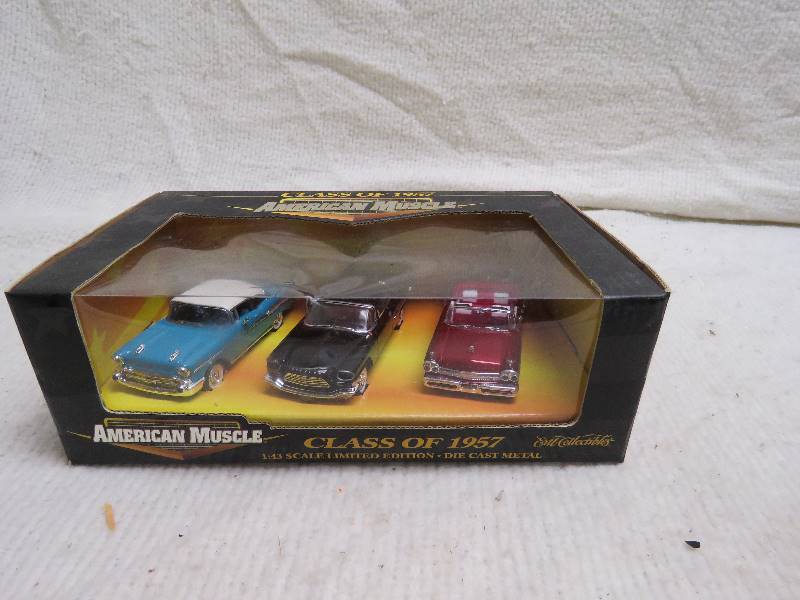 lot 236 image: Ertl Collectible Cars