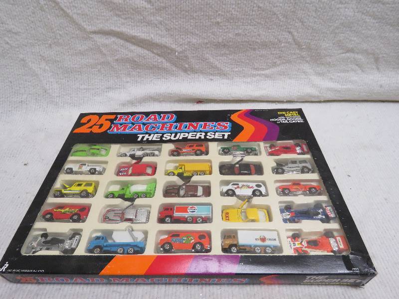 lot 240 image: Collectible Road Machines Set