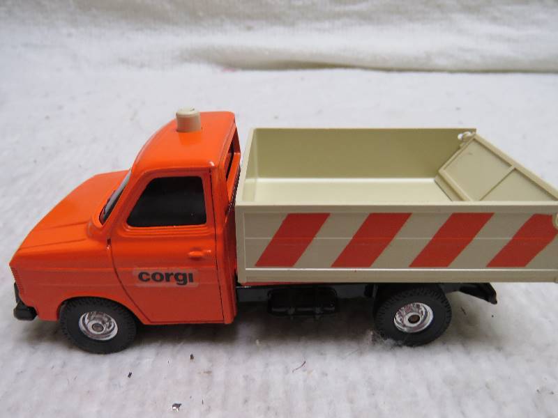 lot 247 image: Vintage Corgi Dump Truck