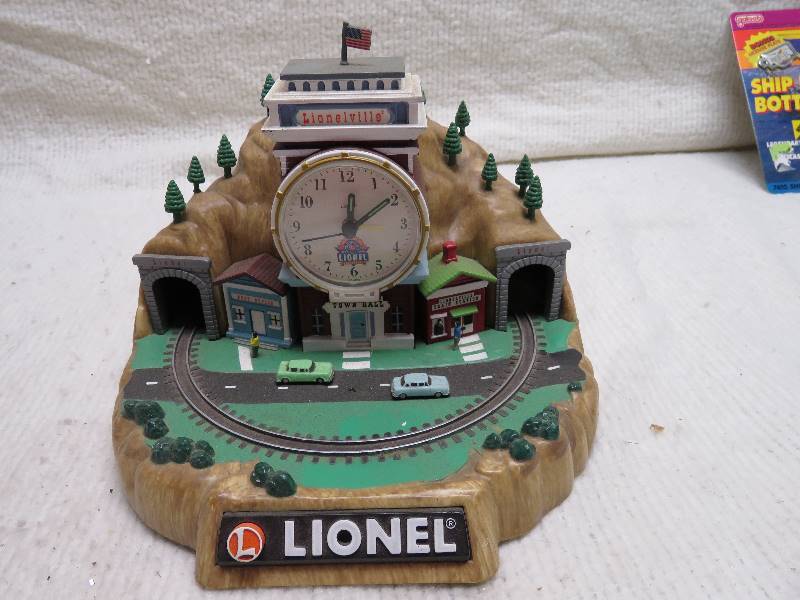 lot 249 image: Lionel Clock