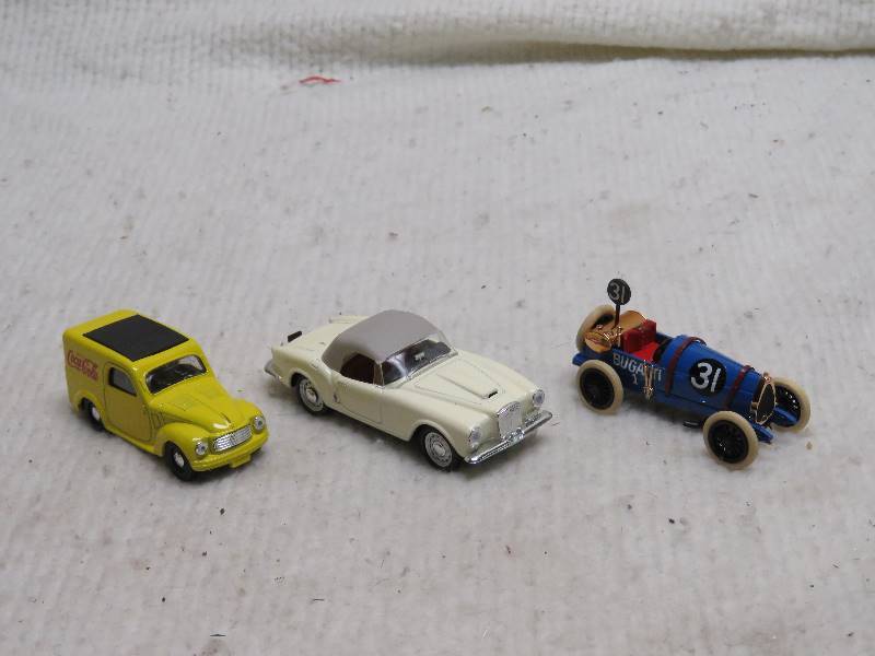 lot 252 image: Collectible cars