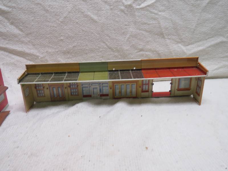 lot 266 image: Vintage Metal Buildings