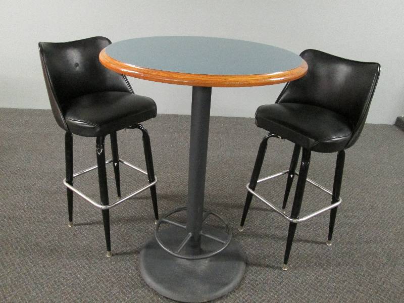 lot 64 image: Bar  Restaurant High Top Table