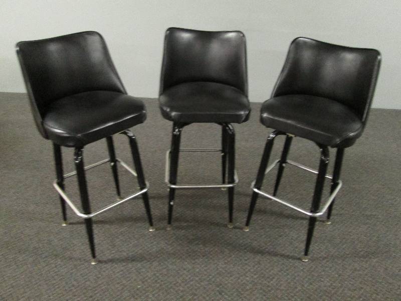 lot 68 image: Bar  Restaurant High Top Stools
